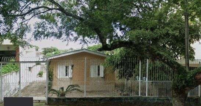 Casa de alvenaria, 03 dormitórios próximo a Av. Teresópolis