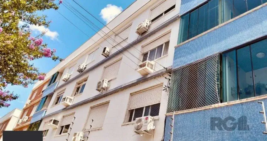 Apartamento 3 Dormitórios , dependência de empregada e vaga de garagem.
