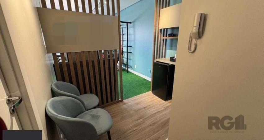 Sala comercial à venda na Avenida Luiz Manoel Gonzaga, 351, Três Figueiras, Porto Alegre