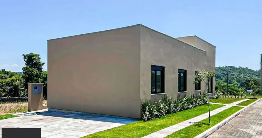 Casa térrea com 100m² privativo, em condomínio fechado na estrada jorge pereira nunes