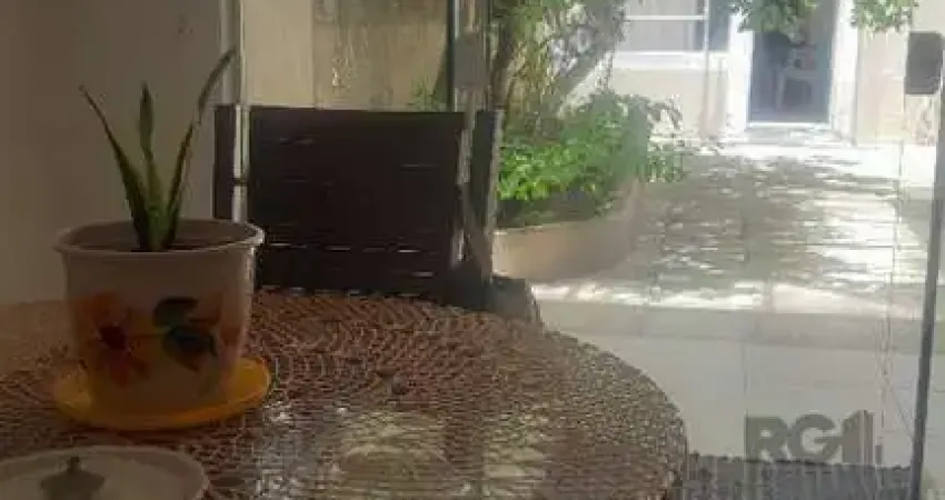 Casa de alvenaria 2 pavimentos, no bairro medianeira/gloria