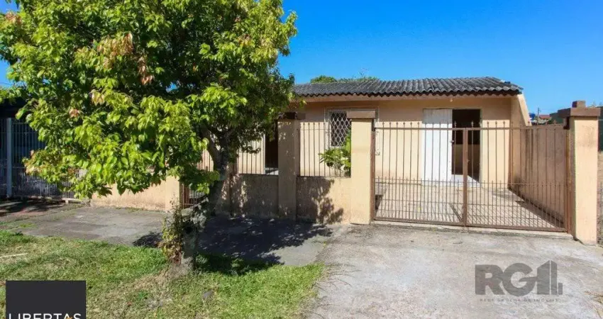 Casa de 2  dormitórios 1 vaga e um amplo pátio na Hípica Porto Alegre