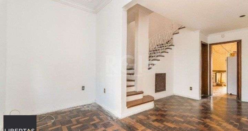 Casa para Venda - 240m², 3 dormitórios, sendo 1 suites, 3 vagas - Santana