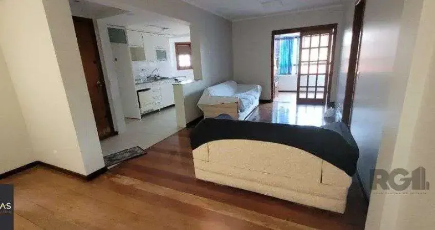Apartamento de 2 dormitórios grande com suite, sacada fechada com churrasqueira, elevador, garagem, no Bairro São João / Higienópolis