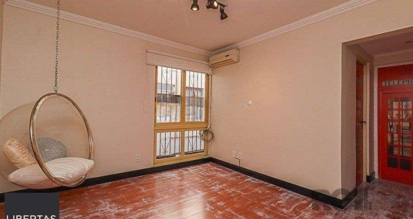 Apartamento de 2 Dormitórios no bairro Auxiliadora, próximo a Plínio Brasil Milano ,  com 1 vaga,