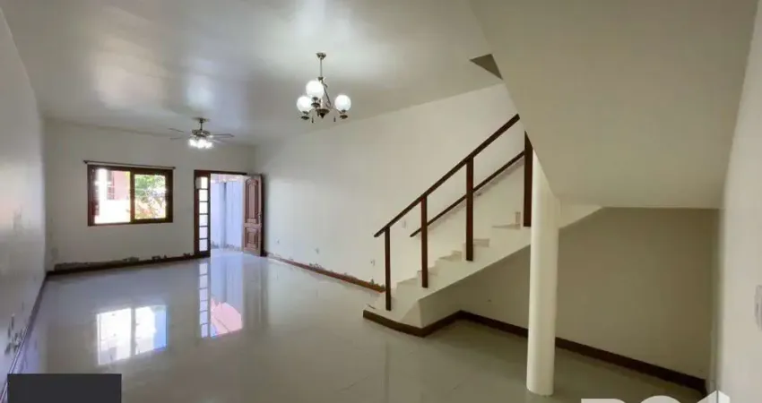 Casa 4 dormitórios na Azenha.