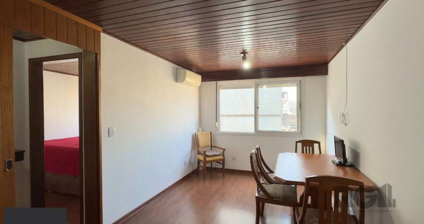 APARTAMENTO 1 DORMITÓRIO COM CHURRASQUEIRA E GARAGEM NO CENTRO HISTÓRICO
