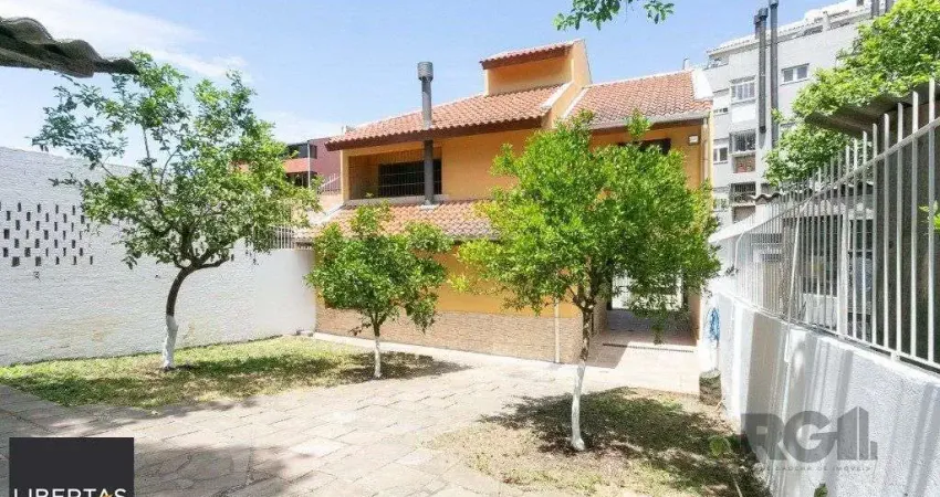 Casa com 5 dormitórios no bairro Jardim Carvalho