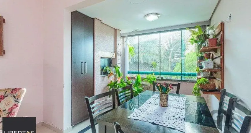 Apartamento 2 dormitórios  com 1 vaga no bairro Teresópolis em Porto Alegre