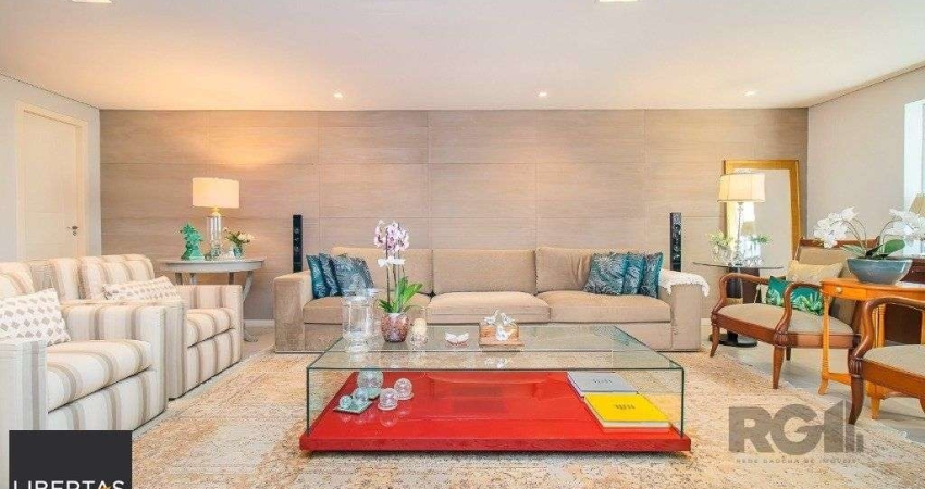 Casa com 4 dormitórios, 3 vagas no bairro Santo Antônio