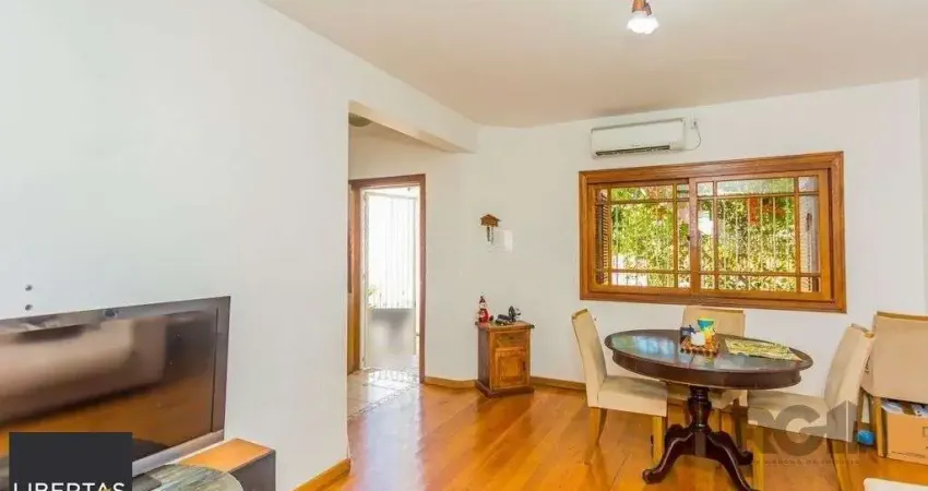 Casa com 2 quartos à venda na Travessa Chateaubriand, 93, Passo das Pedras, Porto Alegre