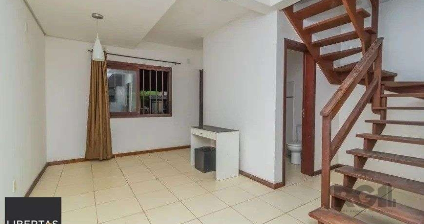 Casa 110m² - 3 dormitórios, 1 vaga no bairro Aberta dos Morros