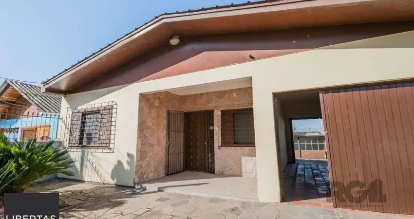 Casa de 159m² - 2 dormitórios, 3 vagas no bairro Rubem Berta