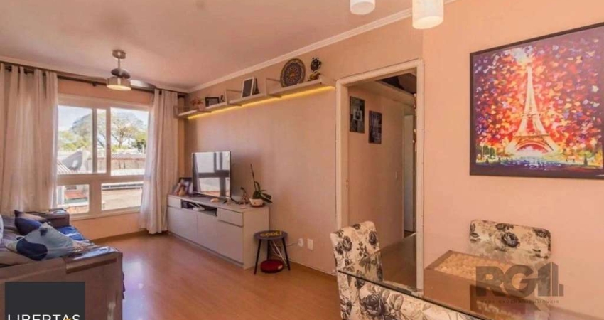 Apartamento com 02 quartos com 01 vaga de garagem coberta e escriturada.