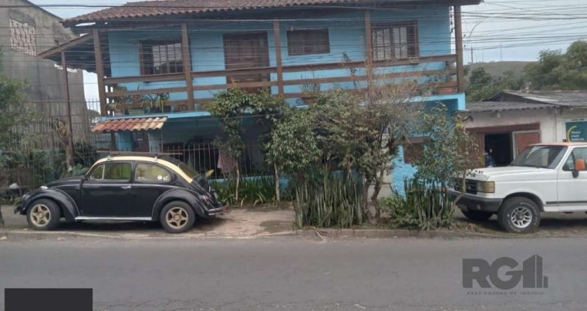 Casa com 3 quartos, vaga de garagem, churrasqueira, no bairro Partenon, Porto Alegre/RS