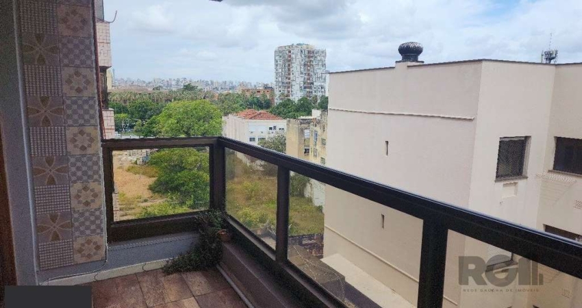 Apartamento com 01 quarto, 01 vaga escriturada coberta, Bairro Cidade Baixa