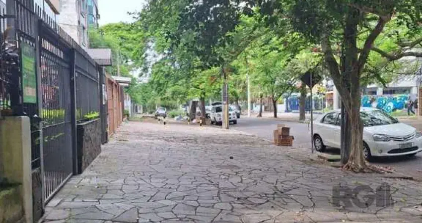 Casa com 5 quartos à venda na Avenida Coronel Lucas de Oliveira, 2524, Petrópolis, Porto Alegre