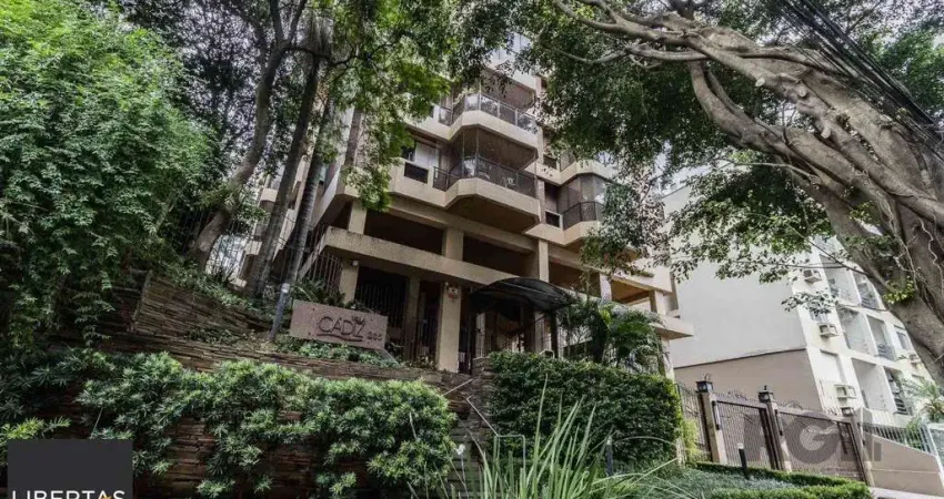 Apartamento de três quartos, suíte e duas vagas de garagem no bairro Mont Serrat em Porto Alere,