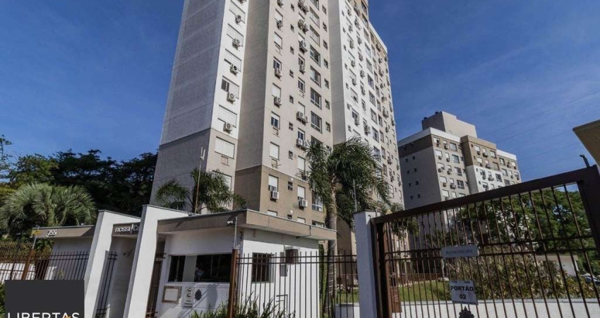 Excelente apartamento semi mobiliado de 3 quartos (dormitórios) transformados em 2 quartos, suíte, churrasqueira e 2 vagas de garagem no bairro Jardim Carvalho em Porto Alegre.