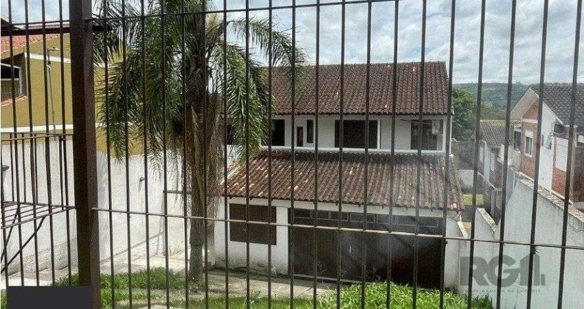 Casa com 3 quartos à venda na Rua Lloyd de Andrade Polidoro, 106, Ipanema, Porto Alegre