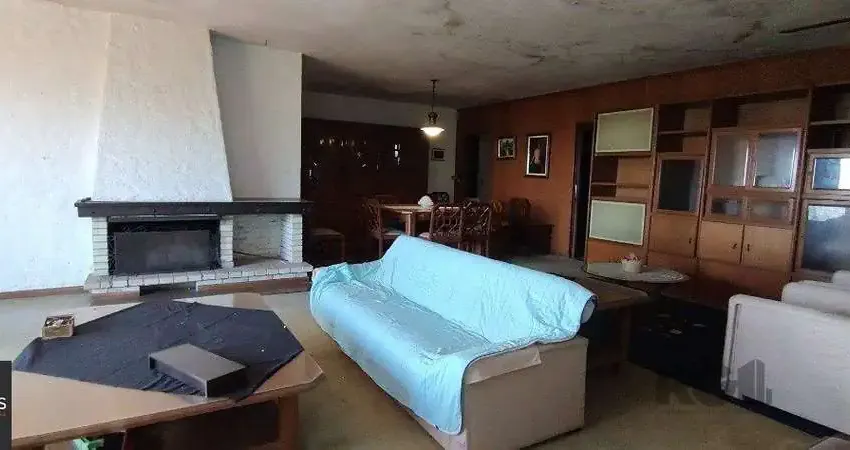 Casa com 4 quartos, suite, piscina, amplo terreno - Bairro Sétimo Céu