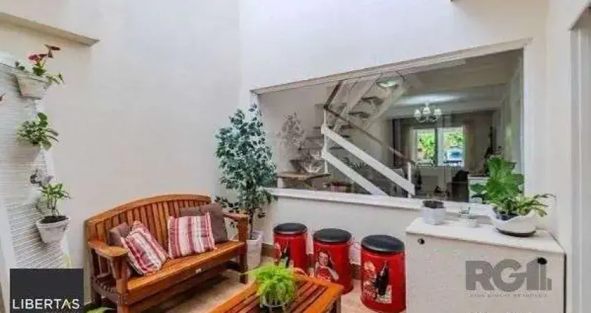 Casa de Condomínio em Cavalhada