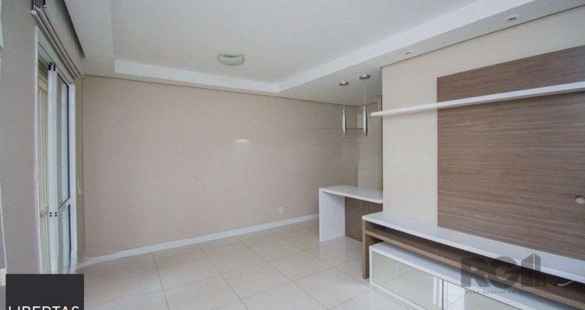 Apartamento com 3 dormitórios, 1 vaga escriturada e pátio privativo no Bairro Humaitá