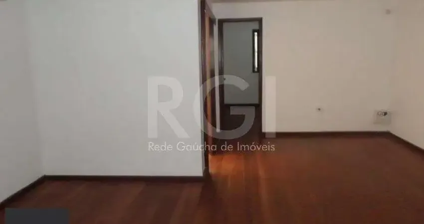 Casa Comercial com pavilhão de 294,03m² no bairro São Geraldo -Porto Alegre