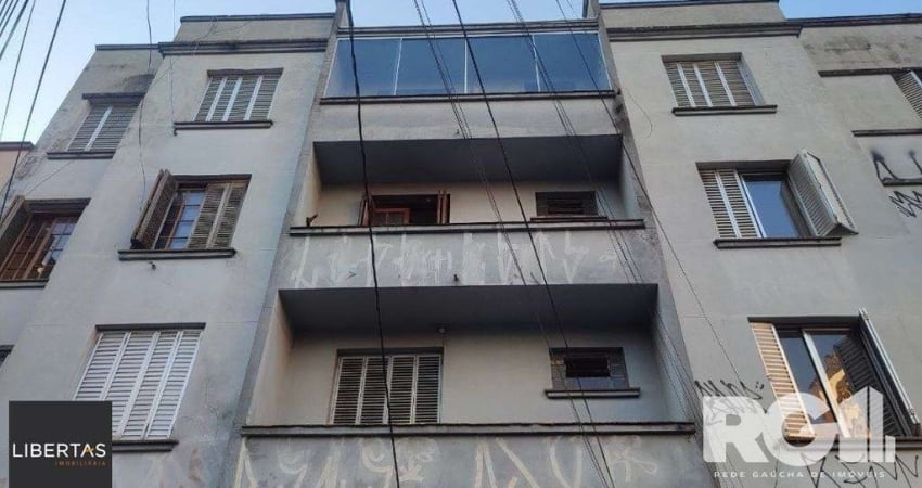 Apartamento a venda com 3 dormitórios, com sacada, de frente. Rua 24 de Outubro Auxiliadora.