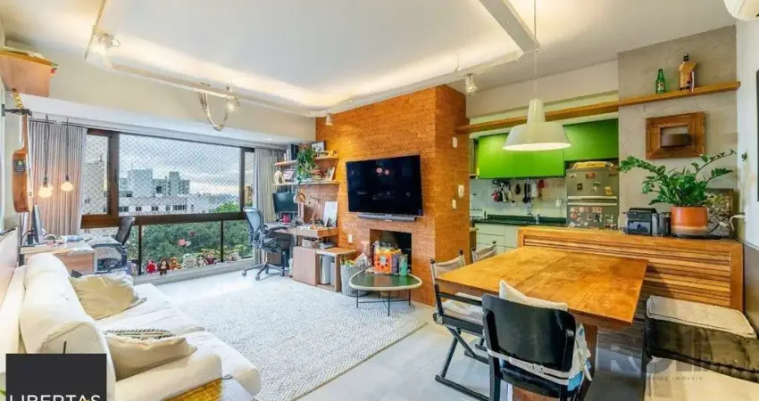 Apartamento de 2 dormitórios, com lareira e churrasqueira no bairro Petrópolis
