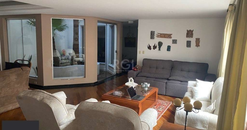 Casa para Venda - 378m², 4 dormitórios, sendo 1 suites, 2 vagas - Chácara das Pedras