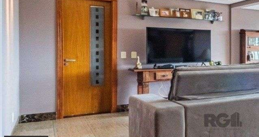 Apartamento de 138m² privativos, 3 dormitórios sendo 1 suíte. Living para 3 bons ambientes com espaço churrasco, sacada integrada e sala de estar. Cozinha com área de serviço separada.