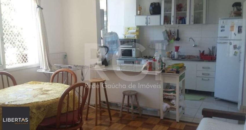 Apartamento  com 2 quartos , baixo custo condominial no Menino Deus!
