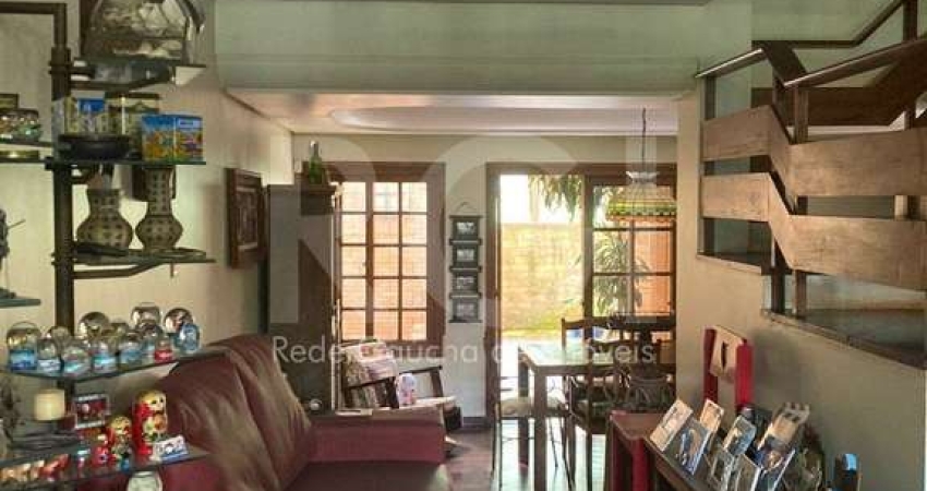 Casa com 3 quartos à venda na Rua Fagundes Varela, 158, Santo Antônio, Porto Alegre