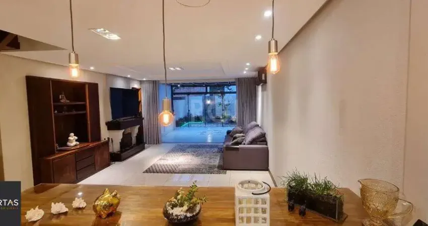 Casa de Condomínio em Vila Conceição