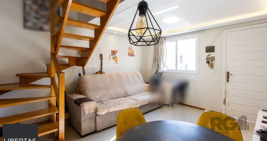 Casa em condomínio,  possui 2 dormitórios, sala para 2 ambientes e 1 vaga.