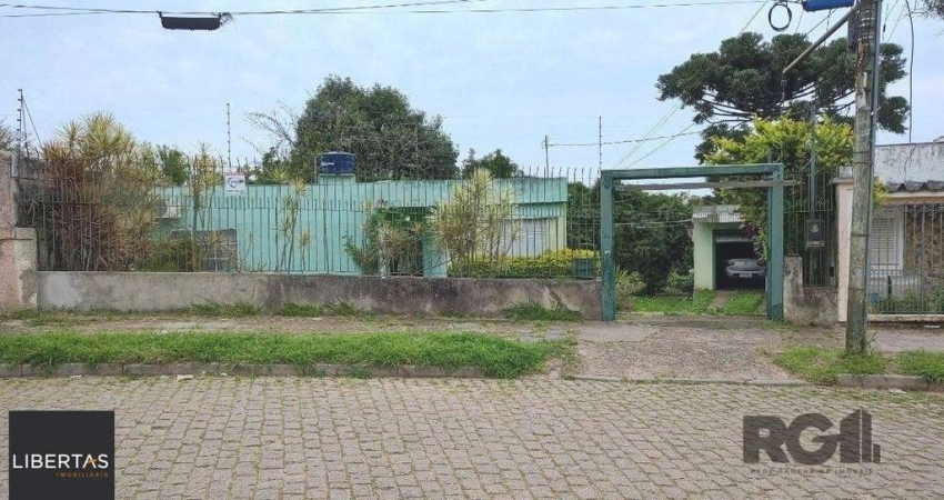 Casa térrea, 3 quartos, amplo pátio - Bairro Santa Tereza