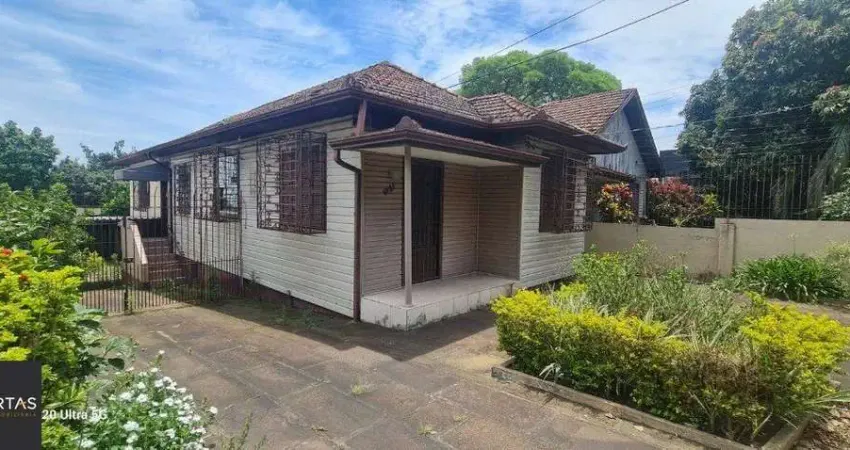 Casa com 2 dormitórios e 2 banheiros, área privativa de 100m²
