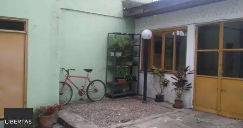 Casa para Venda - 243m², 4 dormitórios, 2 vagas - Santana