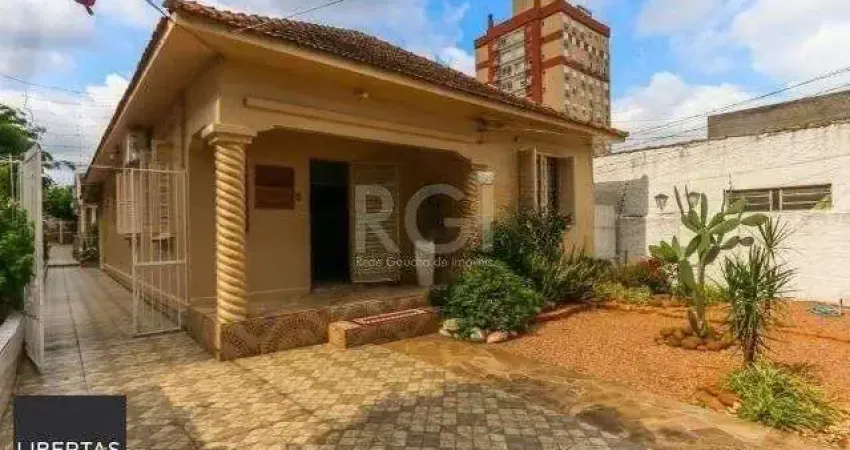 Casa para Venda - 160m², 3 dormitórios, 3 vagas - Partenon