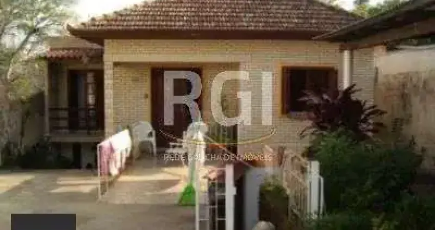 Casa para venda - 312m², 7 dormitórios, sendo 2 suites, 2 vagas - glória