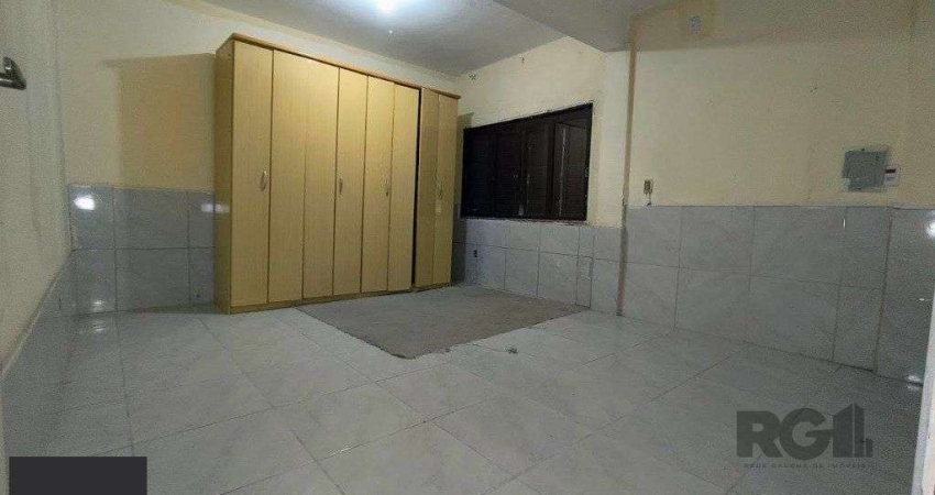 Casa com 5 quartos à venda na Rua Rafael Clark, 476, Partenon, Porto Alegre