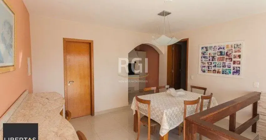 Ampla cobertura com 3 quartos, sendo  2 suítes no bairro São João , próximo ao Bourbon Assis Brasil