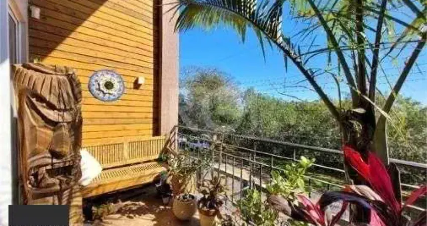 EXCELENTE CASA COM 3 DORMITÓRIOS, 1 SUÍTE E VAGA DE GARAGEM PARA 3 CARROS.