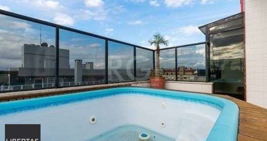 EXCELENTE COBERTURA COM 2 DORMITÓRIOS, PISCINA E 1 VAGA DE GARAGEM.