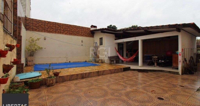 Casa para Venda - 150m², 4 dormitórios, sendo 1 suites, 3 vagas - Nonoai
