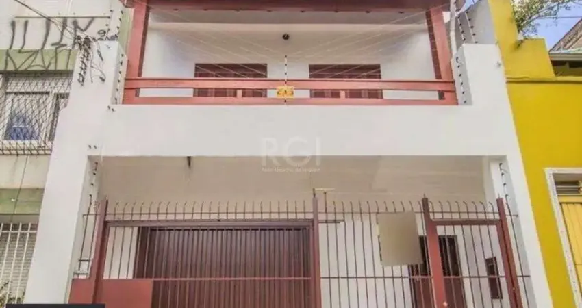 Casa para Venda - 440m², 3 dormitórios, sendo 2 suites, 2 vagas - Cidade Baixa