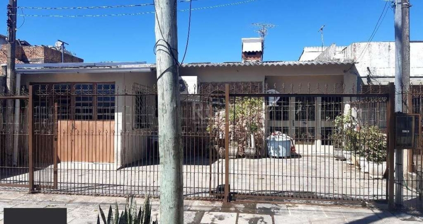 Casa para Venda - 121m², 3 dormitórios, sendo 1 suites, 2 vagas - Restinga