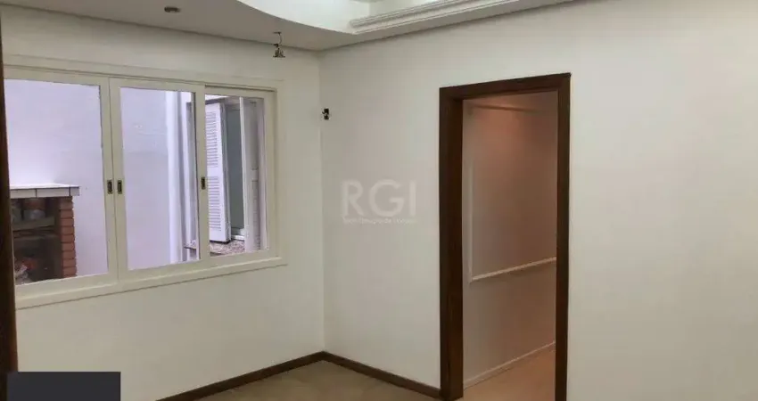 Apartamento para Venda - 77m², 3 dormitórios, Petrópolis