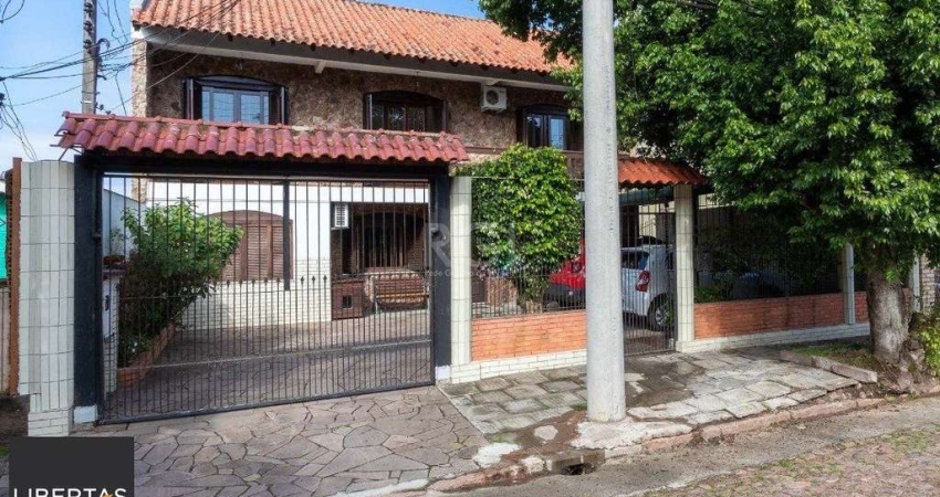 Casa para Venda - 300m², 5 dormitórios, 2 vagas - Cavalhada